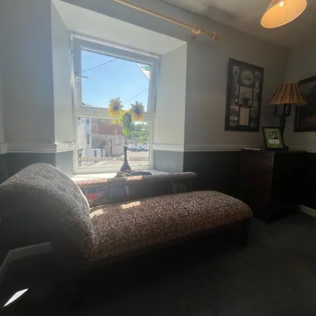 Annie May'S Bar, B&B-2